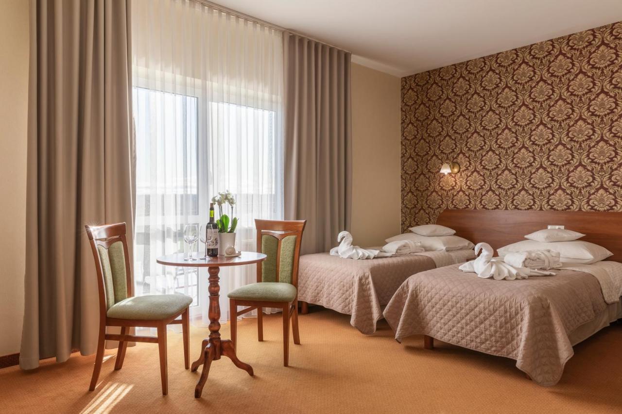 Bursztyn - Bernstein Spa & Wellness Домбки Экстерьер фото