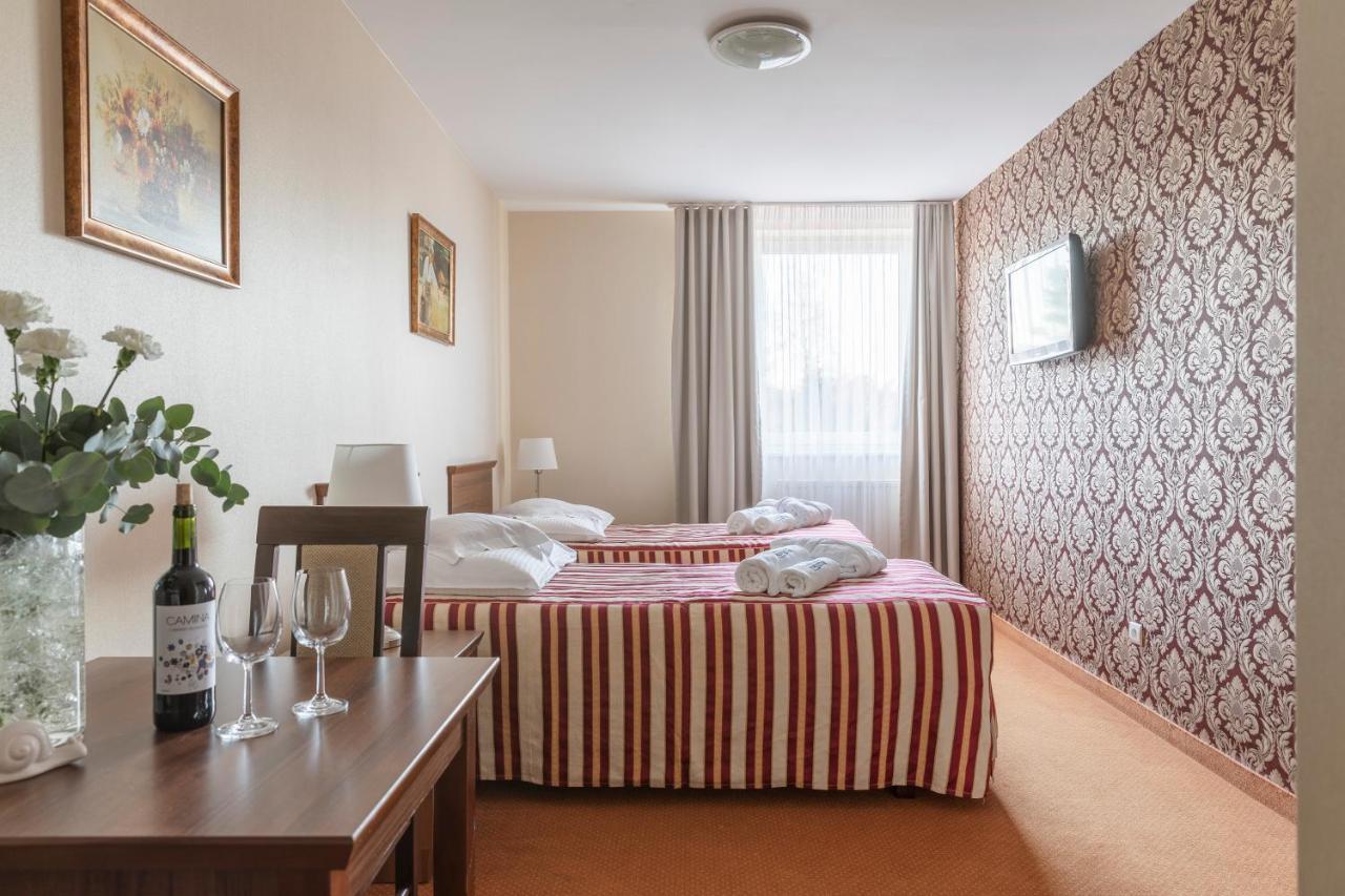 Bursztyn - Bernstein Spa & Wellness Домбки Экстерьер фото
