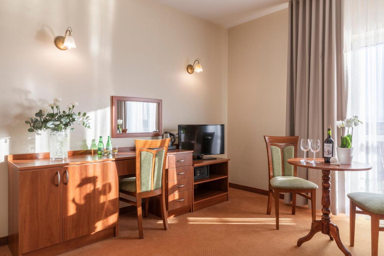 Bursztyn - Bernstein Spa & Wellness Домбки Экстерьер фото